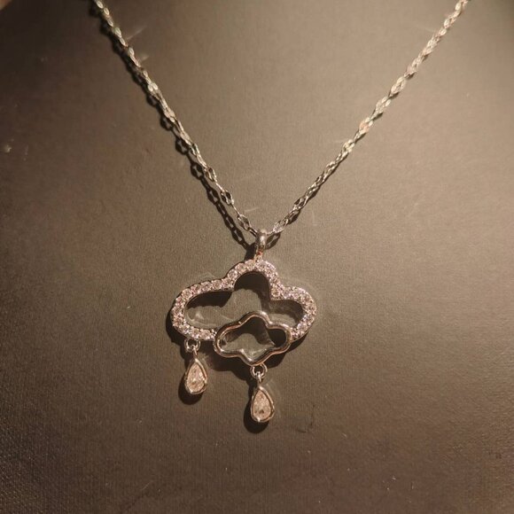 Rainy Necklace - Picture 1 of 1